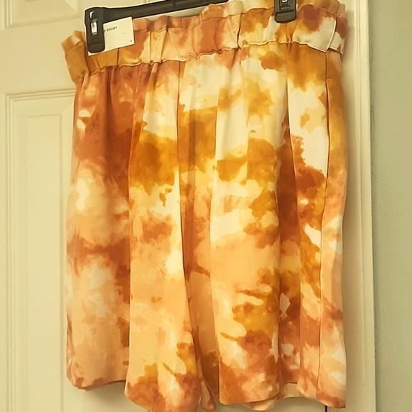 🆕️ Ann Taylor factory tie-dye shorts - Picture 4 of 4